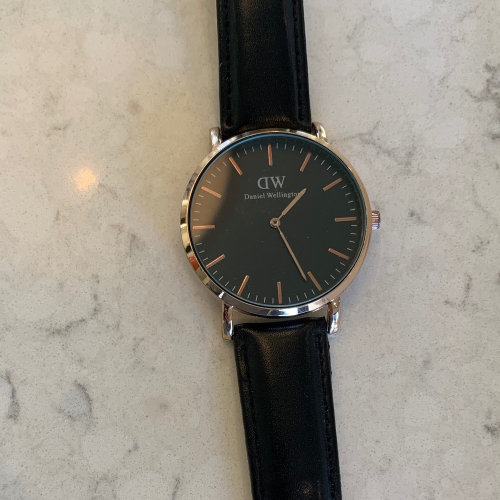 Daniel Wellington mens watch black leather gold